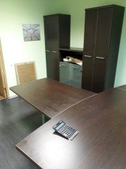 Офисный стол в кабинет руководителя с приставкой для переговоров