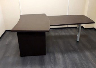 Стол для кабинета с приставкой для переговоров